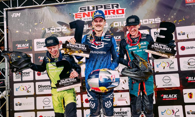 Били Болт триумфира в зрелищния 4-и кръг на SuperEnduro