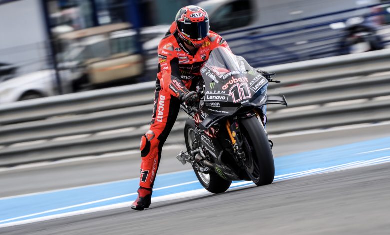 WorldSBK: Булега пъви на ден 1 на тестовете на Херес с новата машина на Ducati, Виерж и Манци са 2-и и 3-и за Yamaha